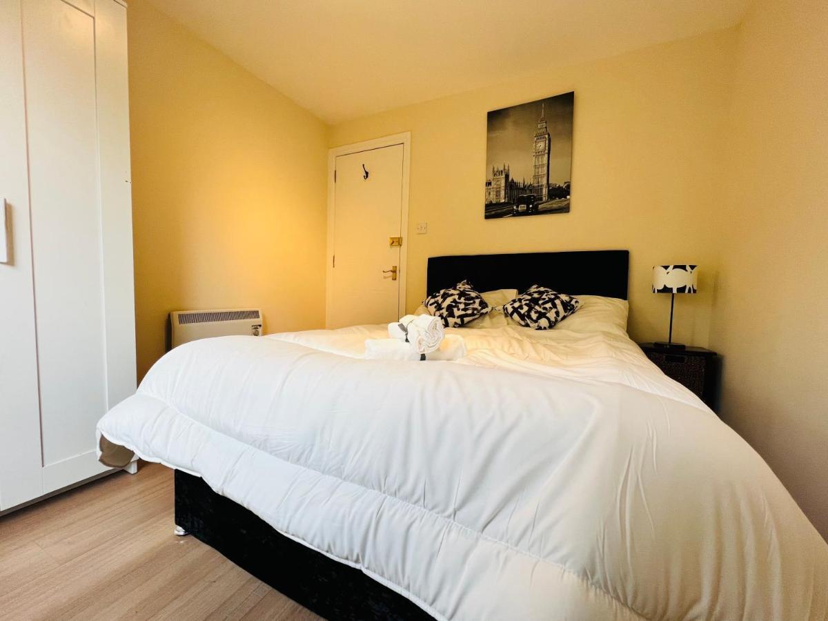 Peaceful 2 Bedroom Flat With Free Parking EDI Exterior photo