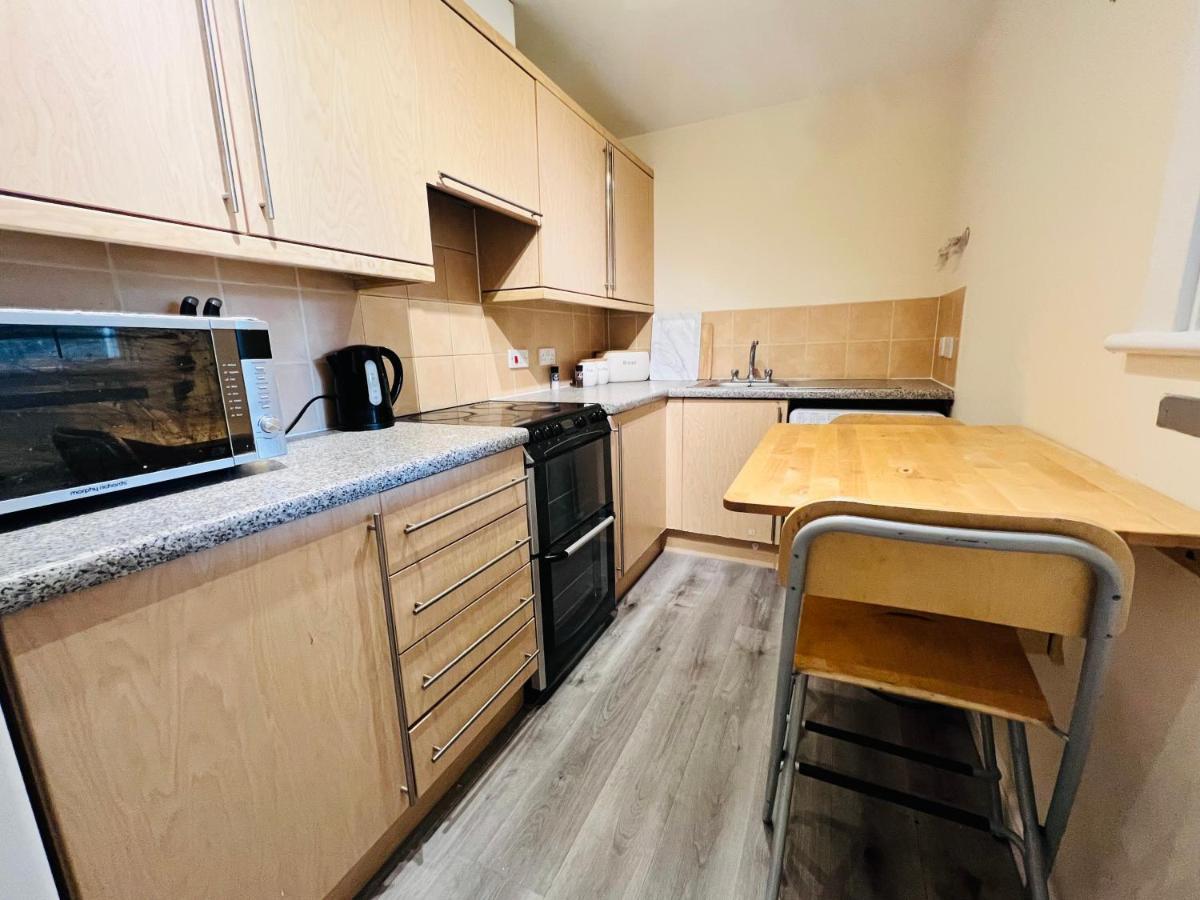Peaceful 2 Bedroom Flat With Free Parking EDI Exterior photo