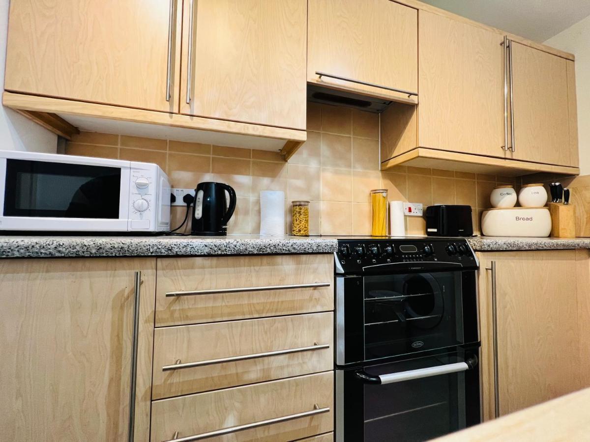 Peaceful 2 Bedroom Flat With Free Parking EDI Exterior photo